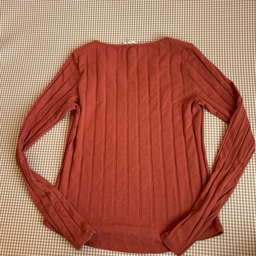 Pink Republic long sleeve basic top. Size Small - Picture 8 of 12